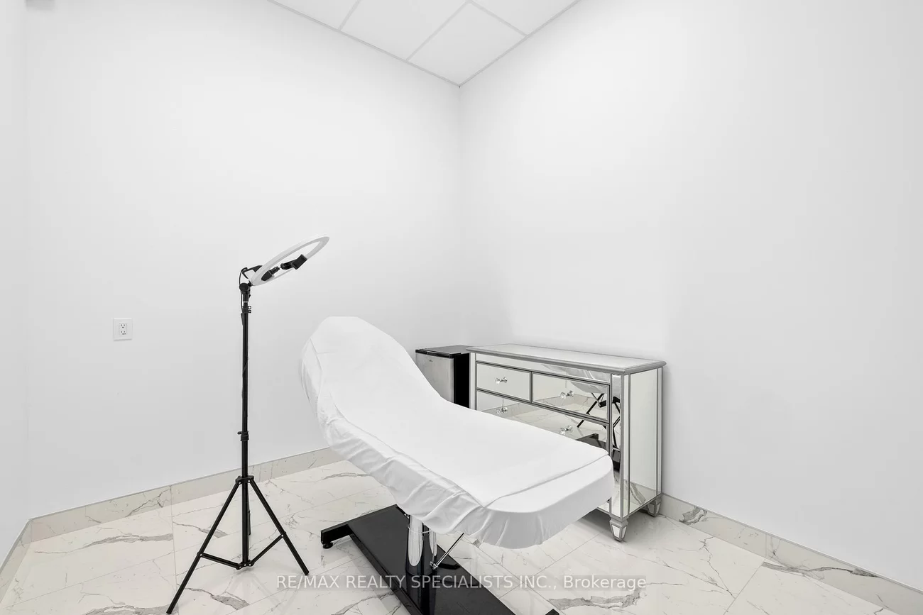 7097, Yonge, Grandview, Markham