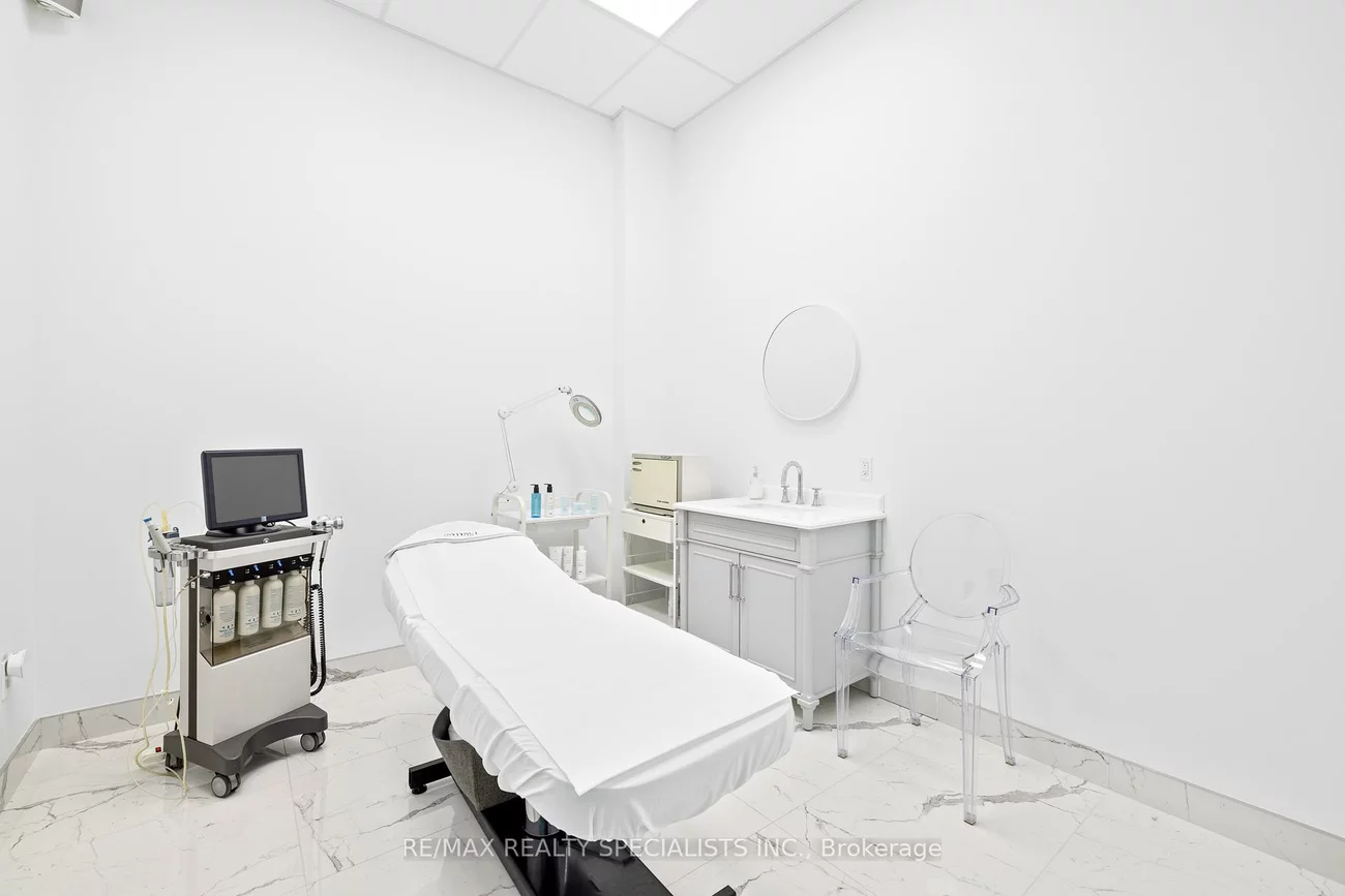 7097, Yonge, Grandview, Markham