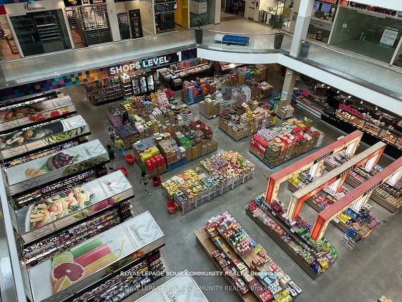 7181, Yonge, Thornhill, Markham