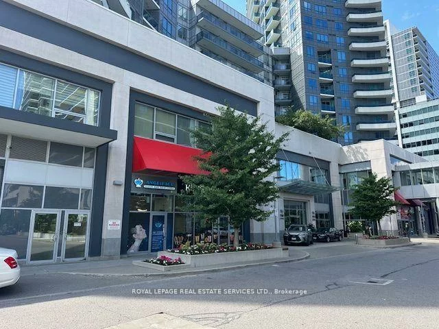7163, Yonge, Thornhill, Markham