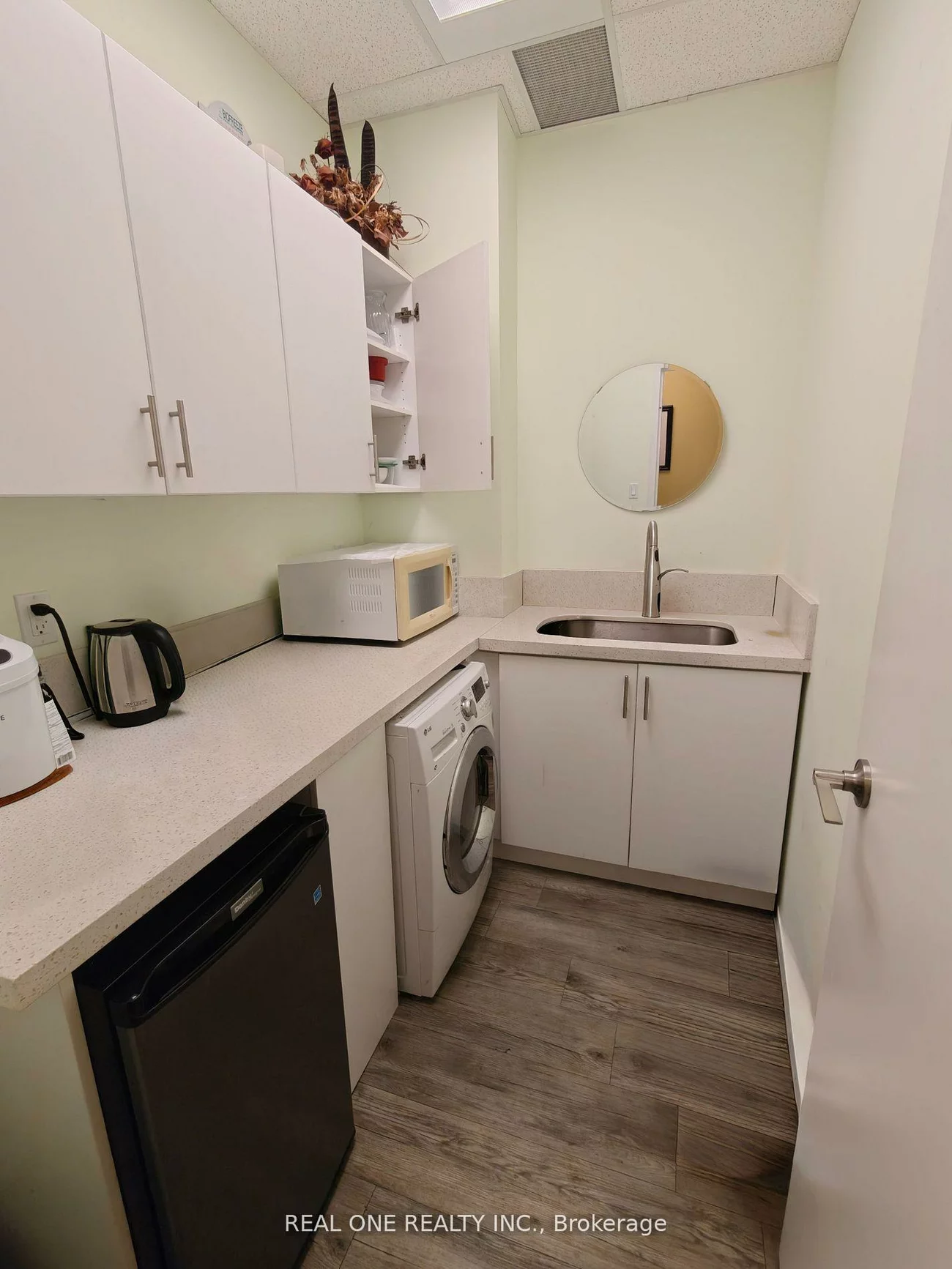 7191, Yonge, Grandview, Markham