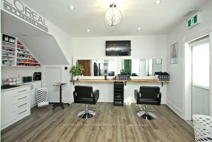 12, Centre, Old Markham Village, Markham