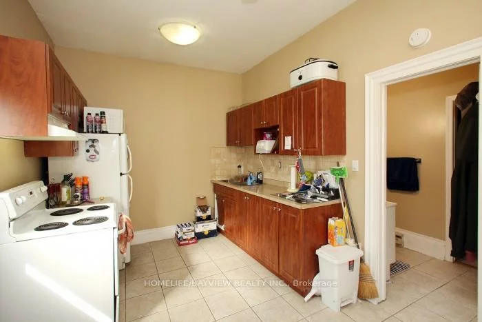 12, Centre, Old Markham Village, Markham