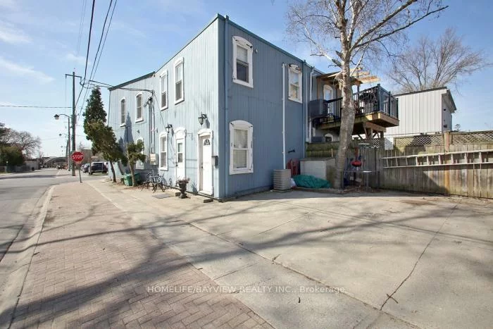 12, Centre, Old Markham Village, Markham