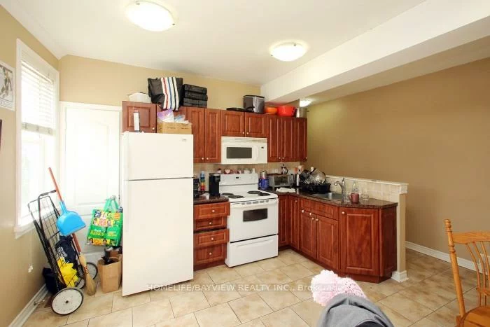 12, Centre, Old Markham Village, Markham