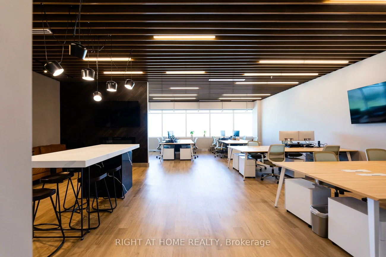 9390, Woodbine, Cachet, Markham