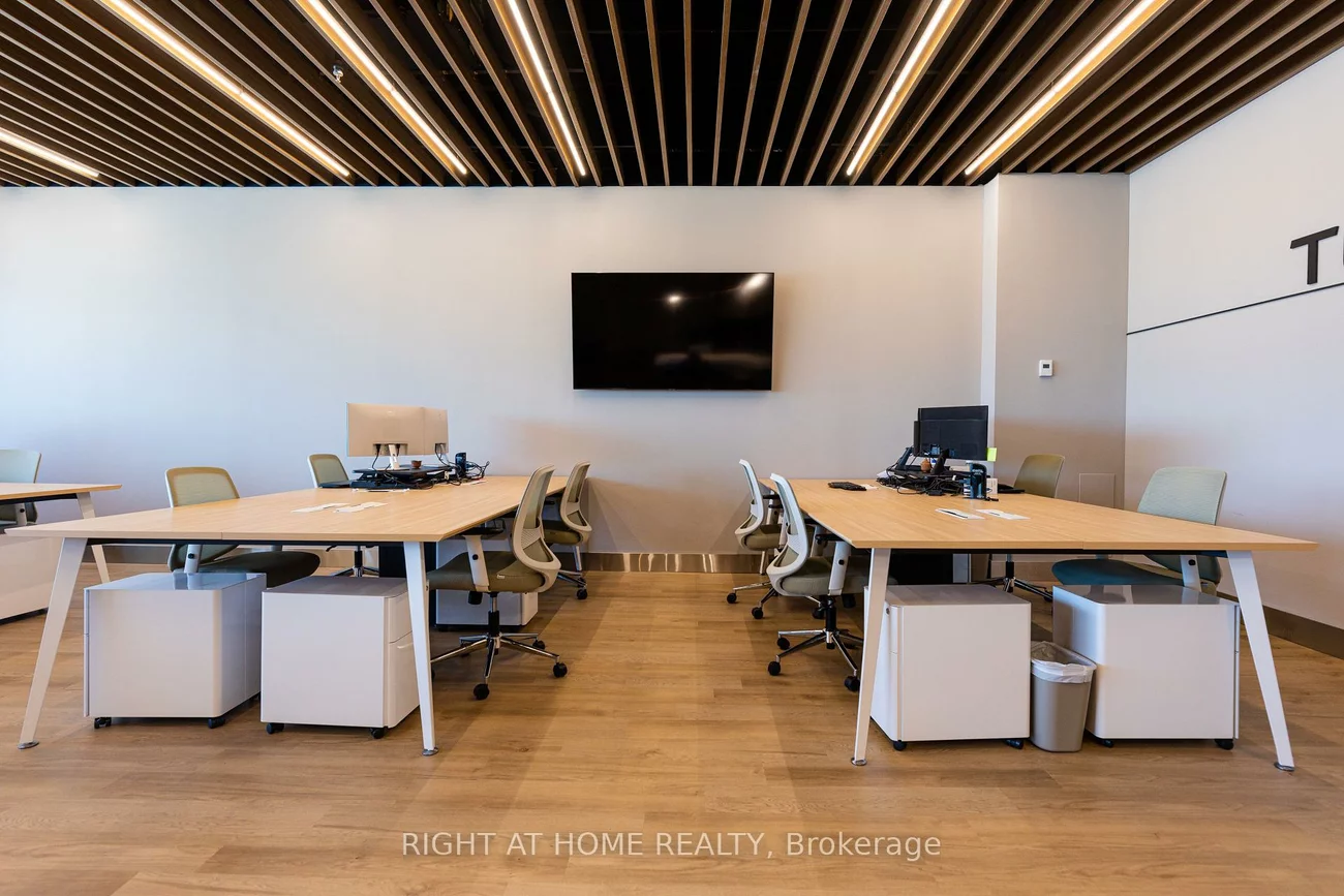 9390, Woodbine, Cachet, Markham