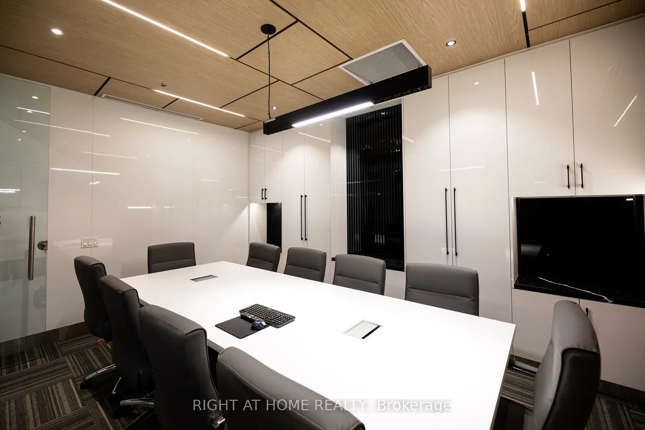 9390, Woodbine, Cachet, Markham