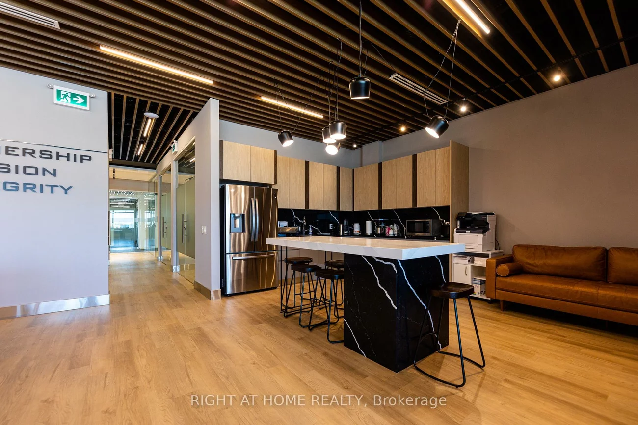 9390, Woodbine, Cachet, Markham