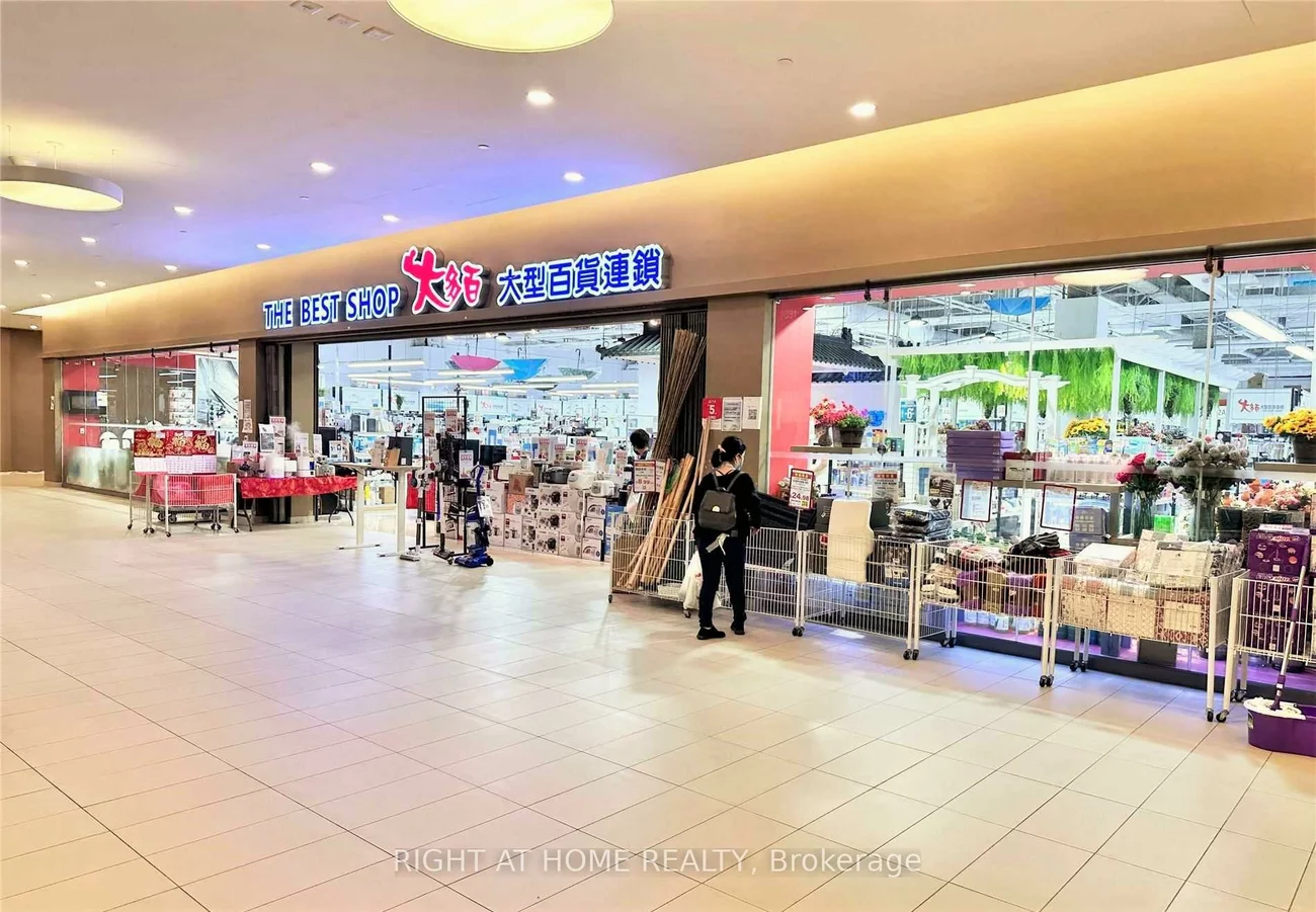 9390, Woodbine, Cachet, Markham