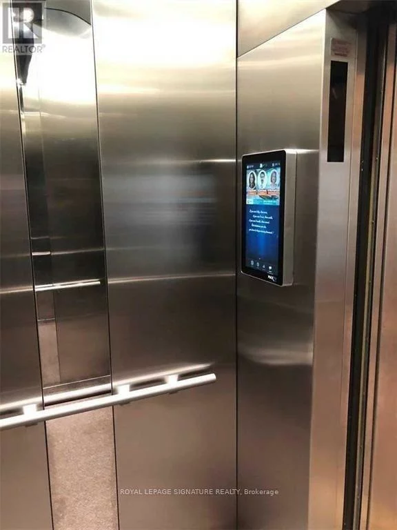 7191, Yonge, Thornhill, Markham