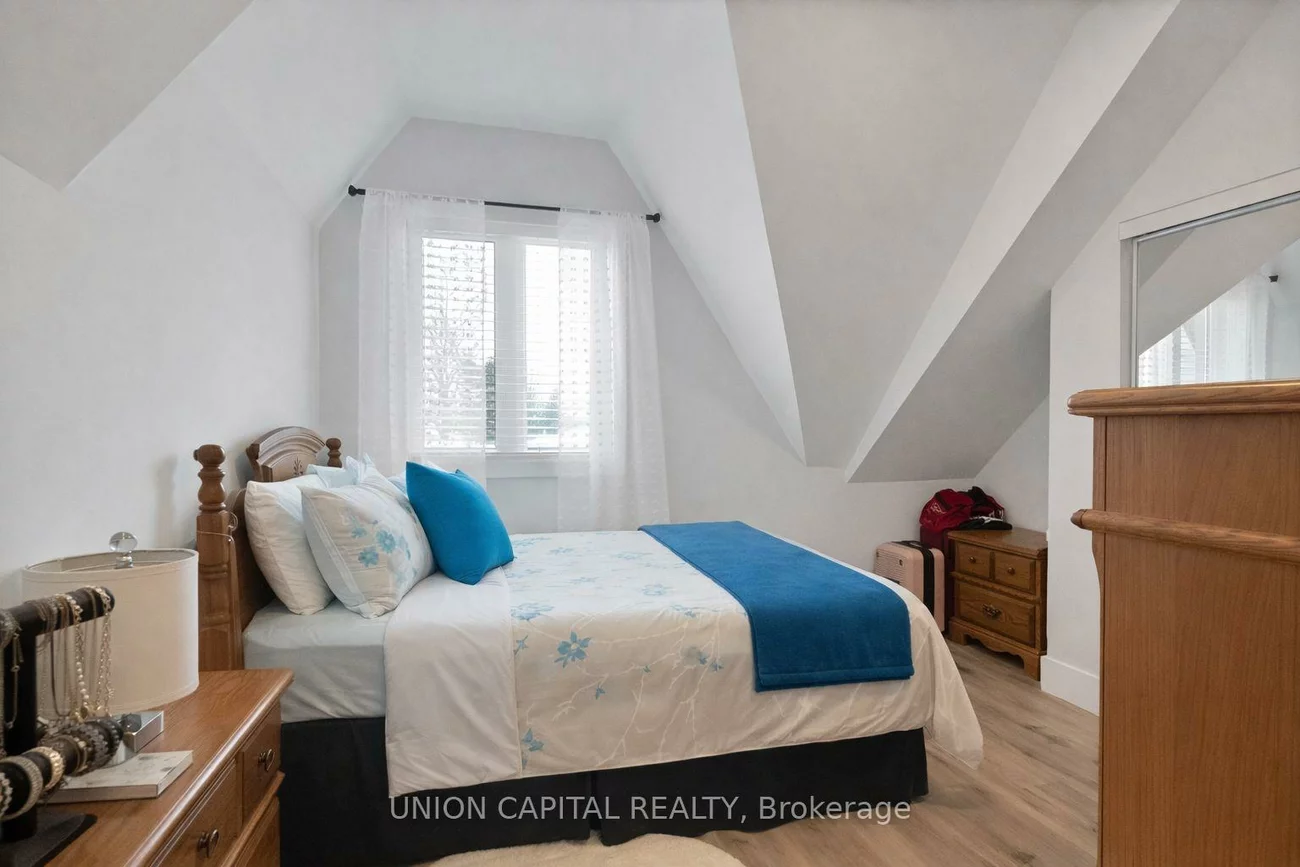 352, Main, Old Markham Village, Markham