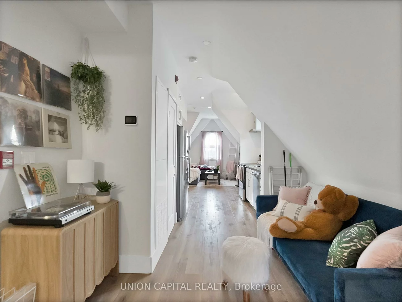 352, Main, Old Markham Village, Markham