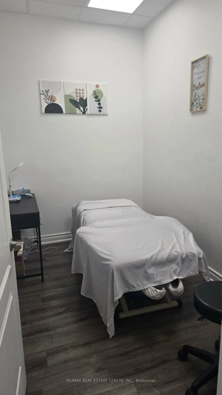 25, Karachi, Cedarwood, Markham