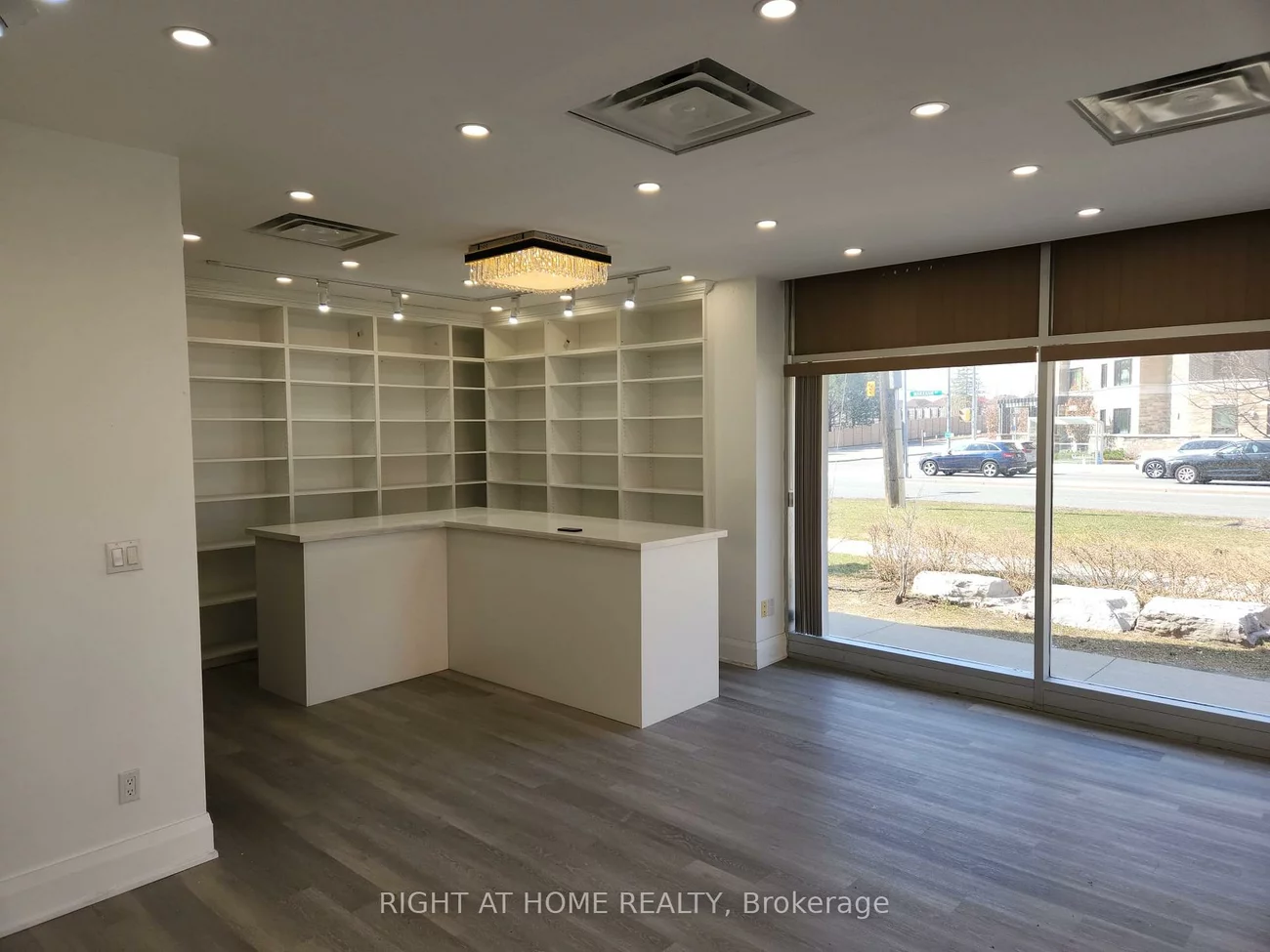 20, New Delhi, Cedarwood, Markham