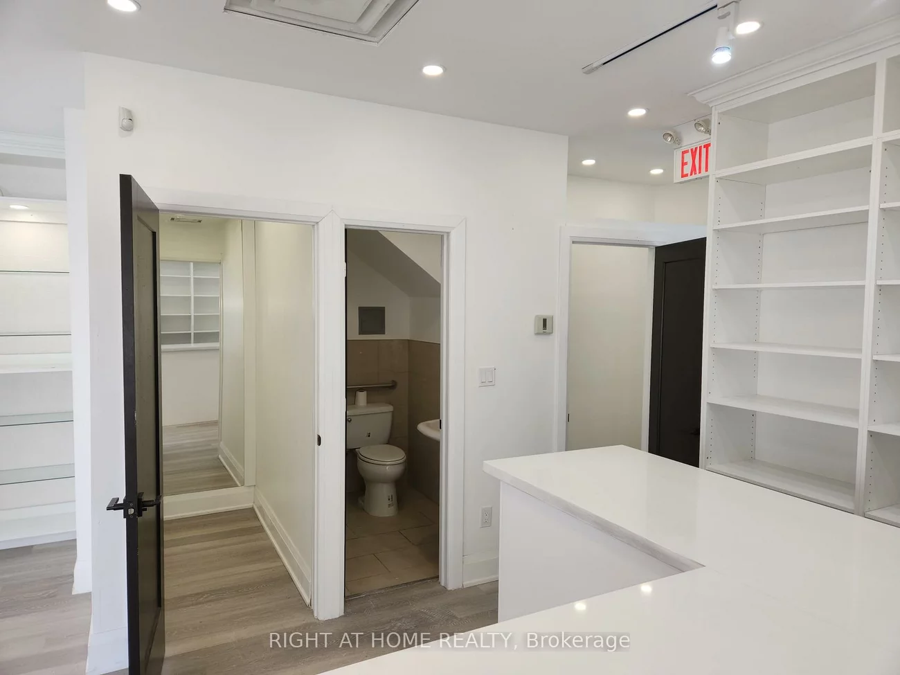 20, New Delhi, Cedarwood, Markham