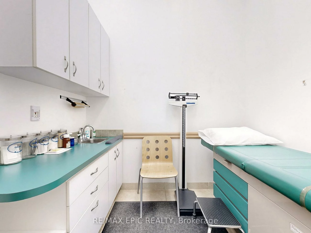 7010, Warden, Milliken Mills West, Markham