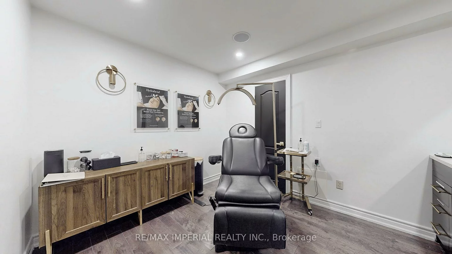156, Main St Unionville, Unionville, Markham
