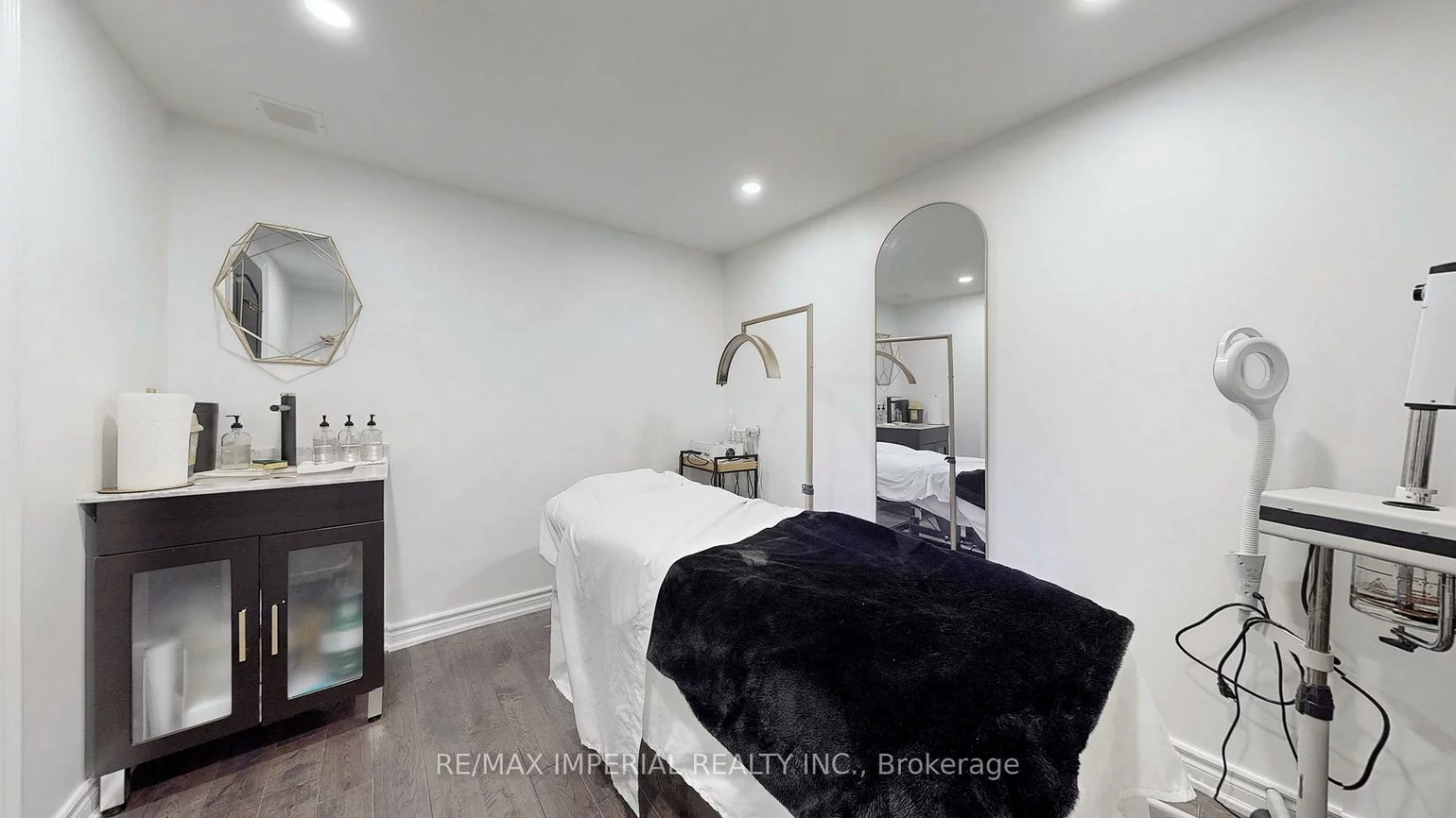 156, Main St Unionville, Unionville, Markham