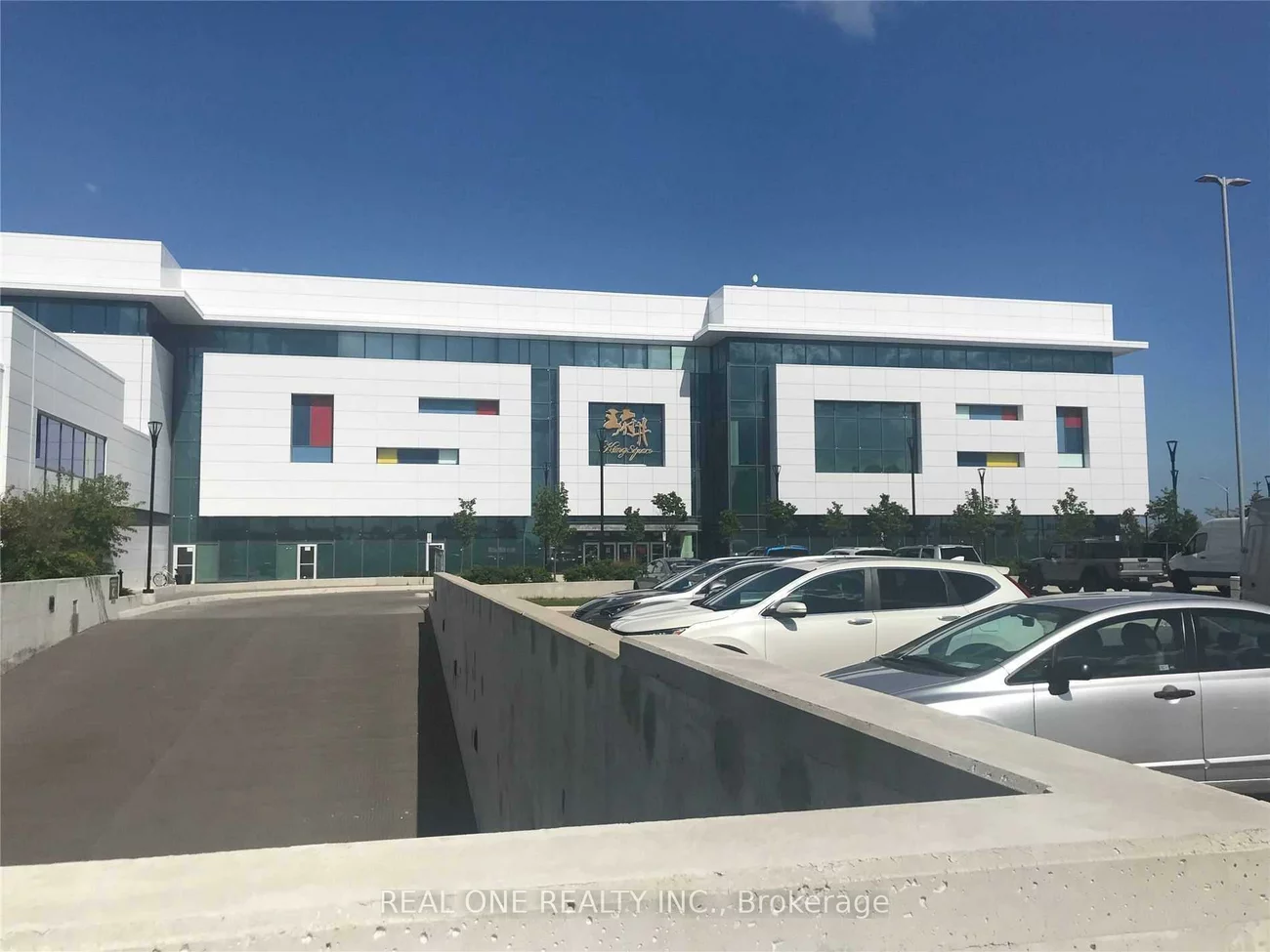 9390, Woodbine, Cachet, Markham