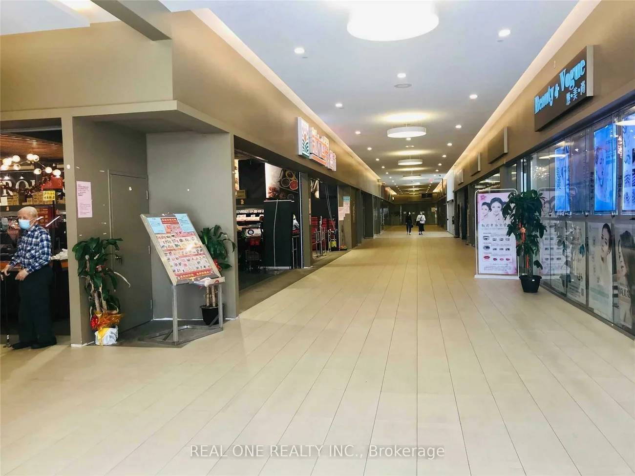 9390, Woodbine, Cachet, Markham