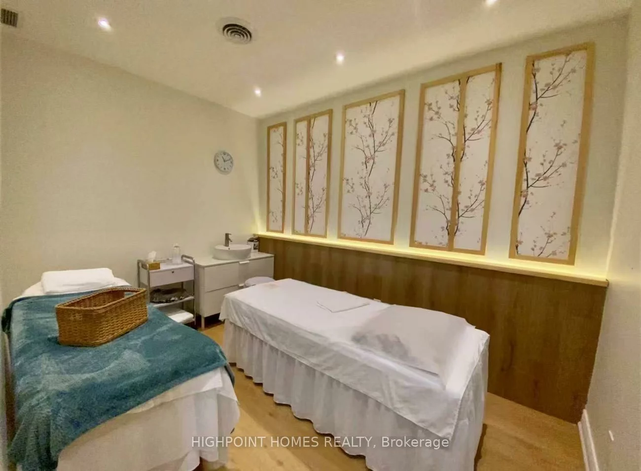 8241, Woodbine, Buttonville, Markham