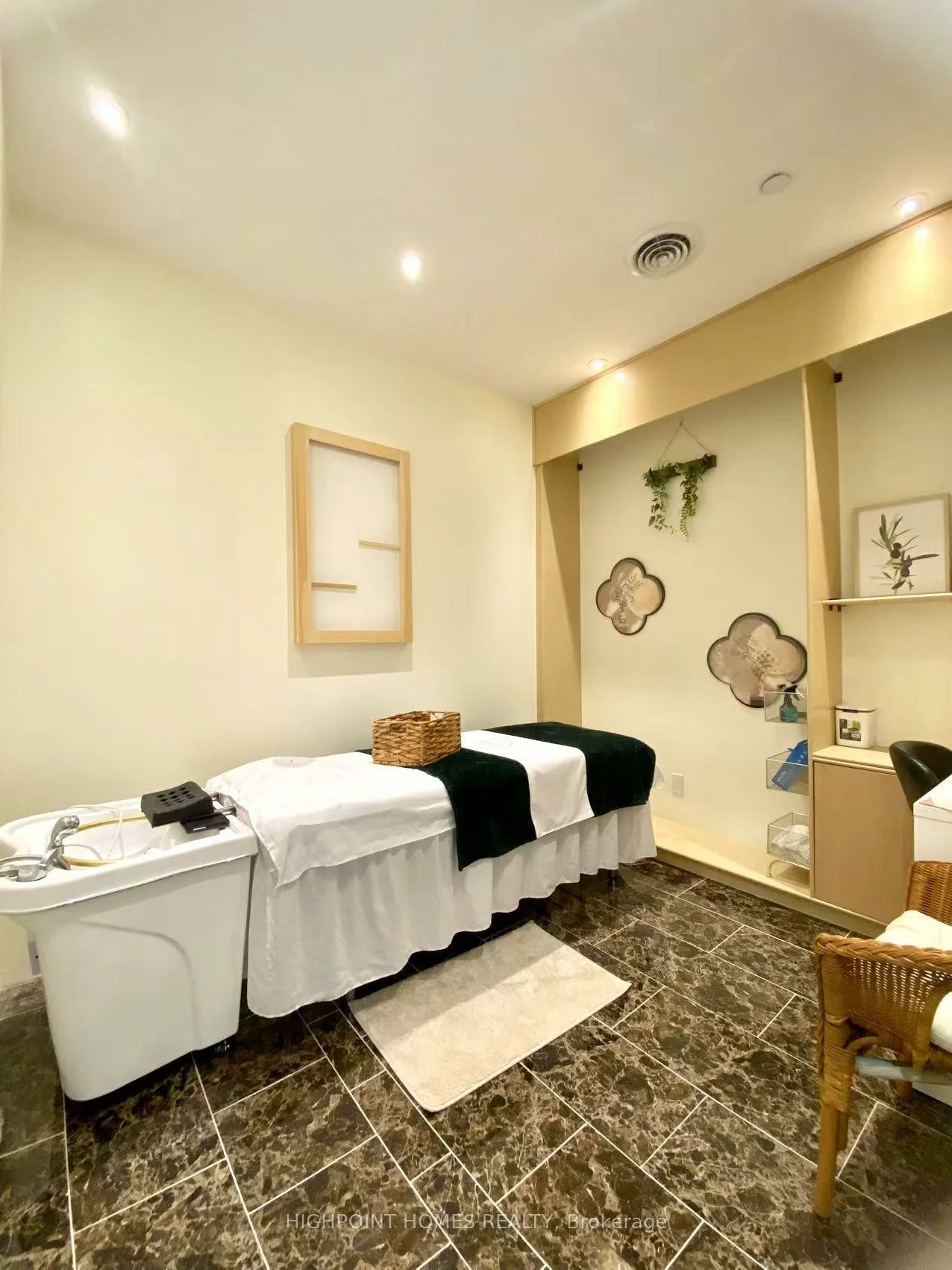 8241, Woodbine, Buttonville, Markham