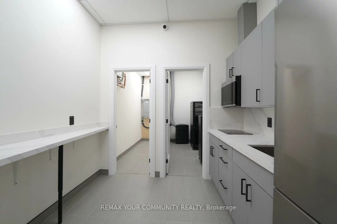 9390, Woodbine, Cachet, Markham