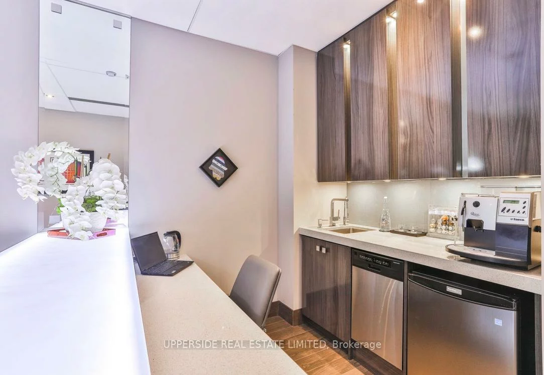 7191, Yonge, Thornhill, Markham