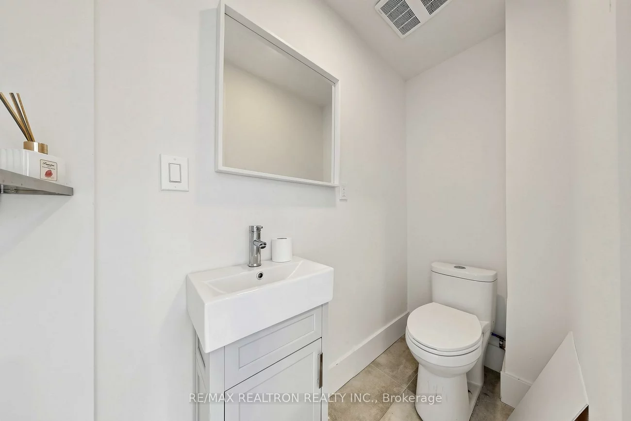 352, Main, Old Markham Village, Markham