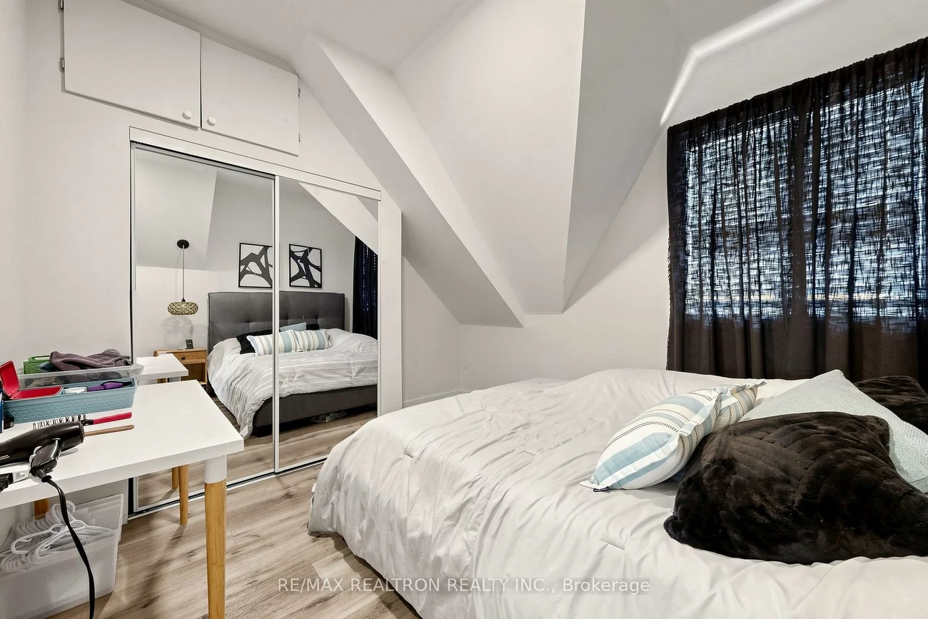 352, Main, Old Markham Village, Markham