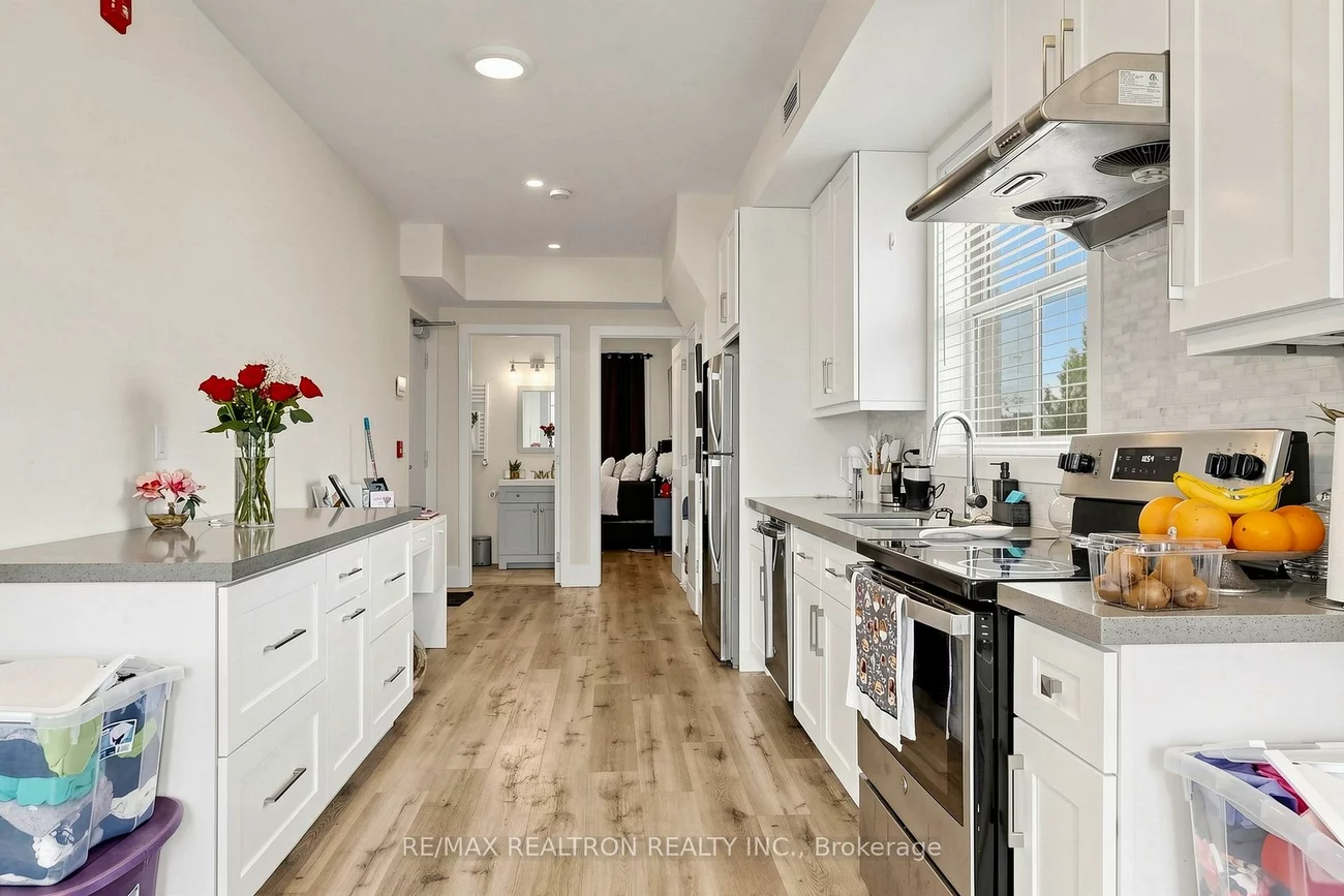 352, Main, Old Markham Village, Markham