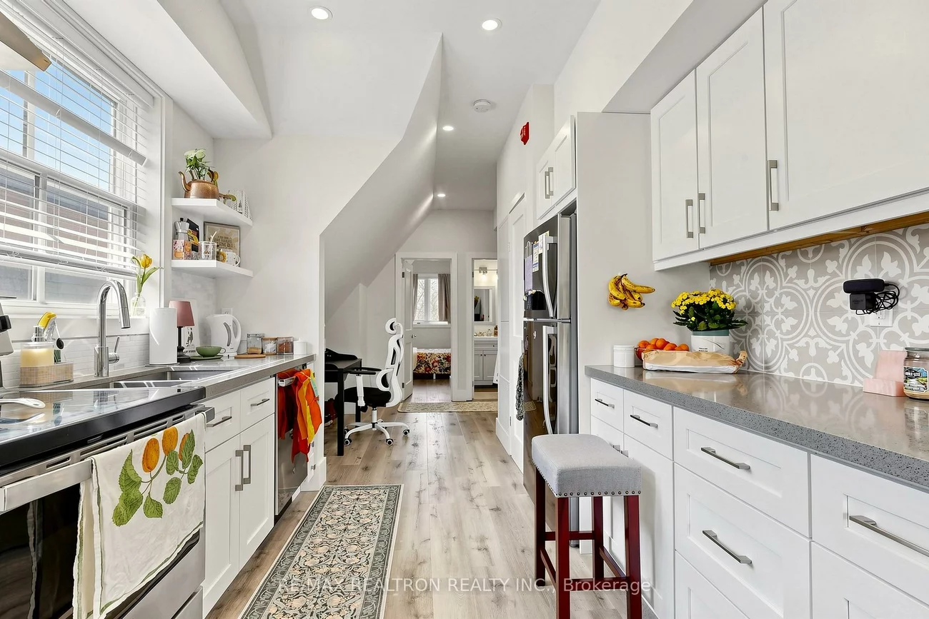 352, Main, Old Markham Village, Markham