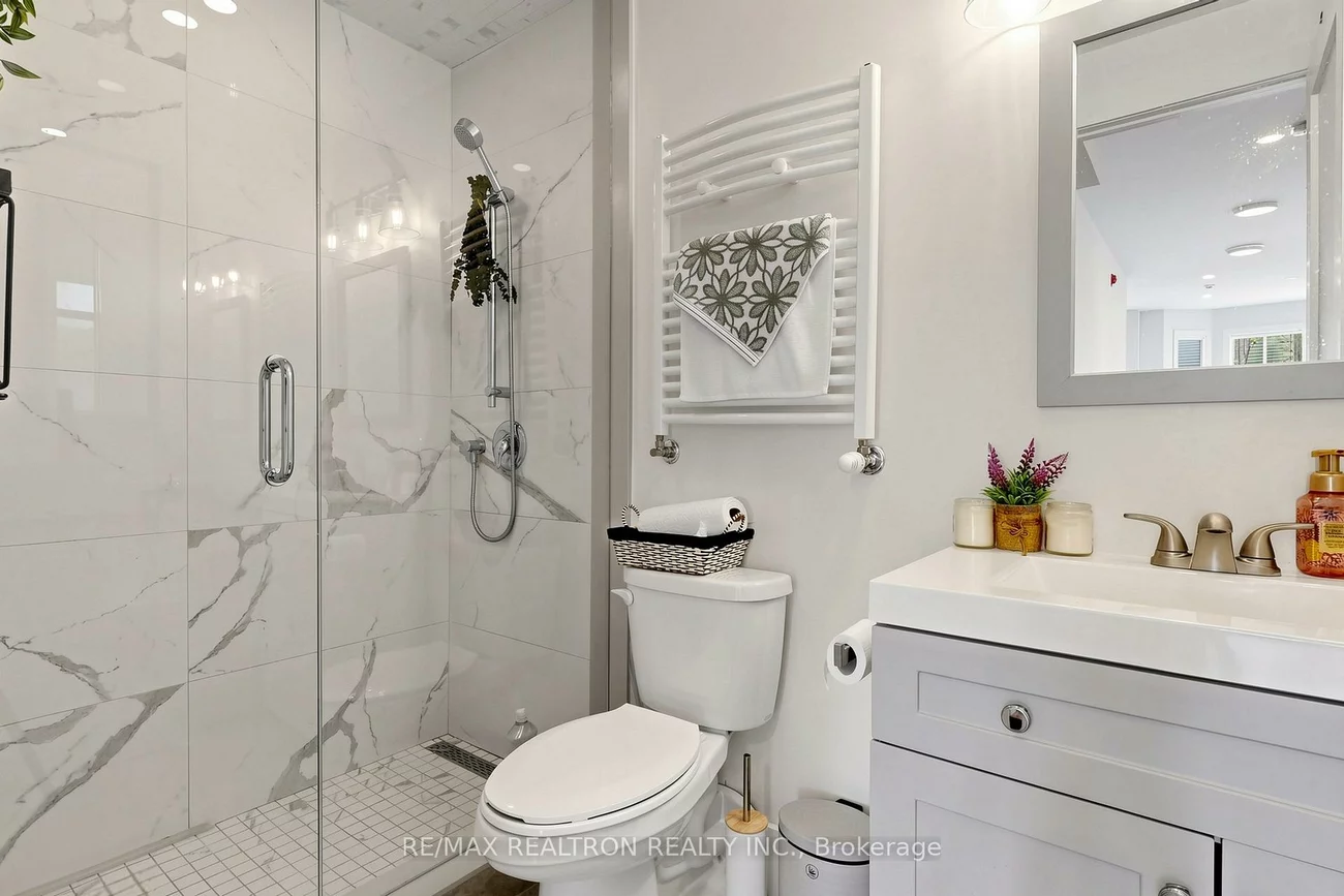 352, Main, Old Markham Village, Markham