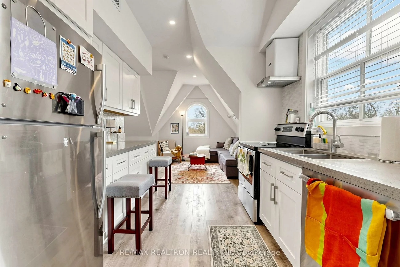 352, Main, Old Markham Village, Markham