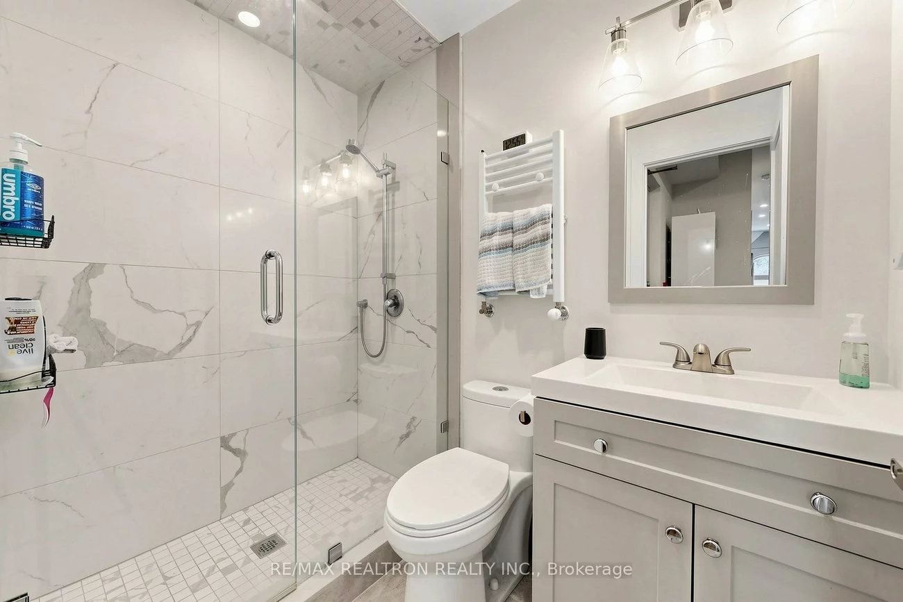 352, Main, Old Markham Village, Markham