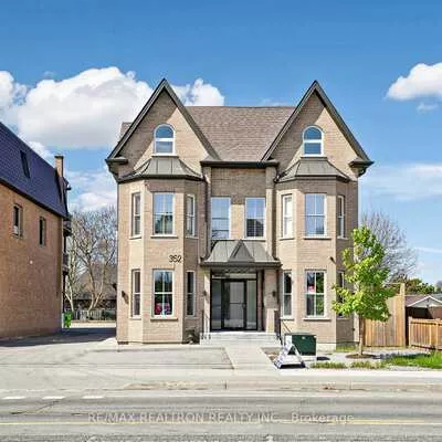 352, Main, Old Markham Village, Markham