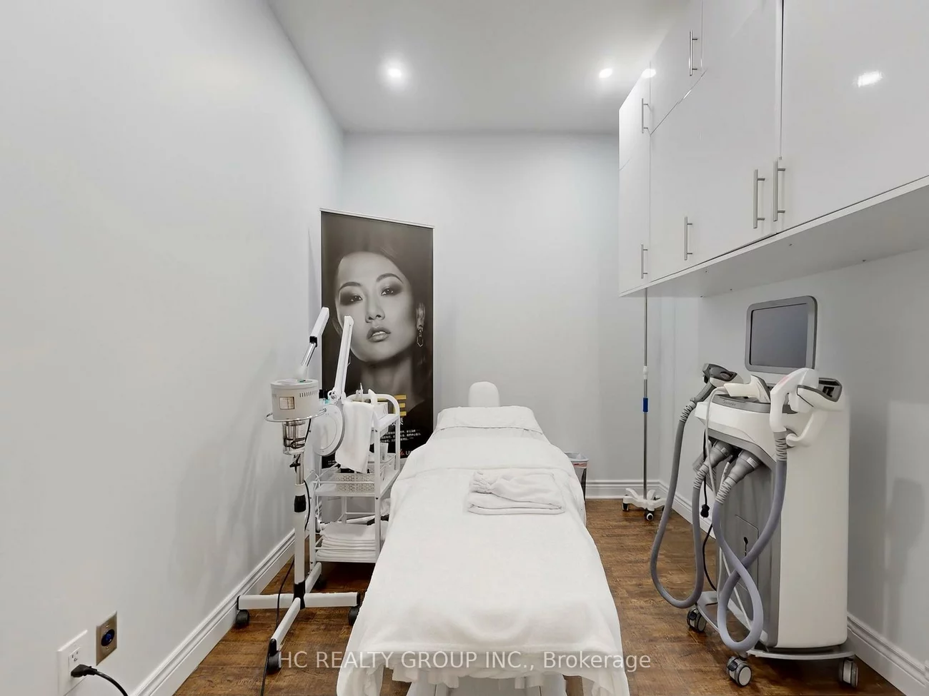 7181, Yonge, Grandview, Markham