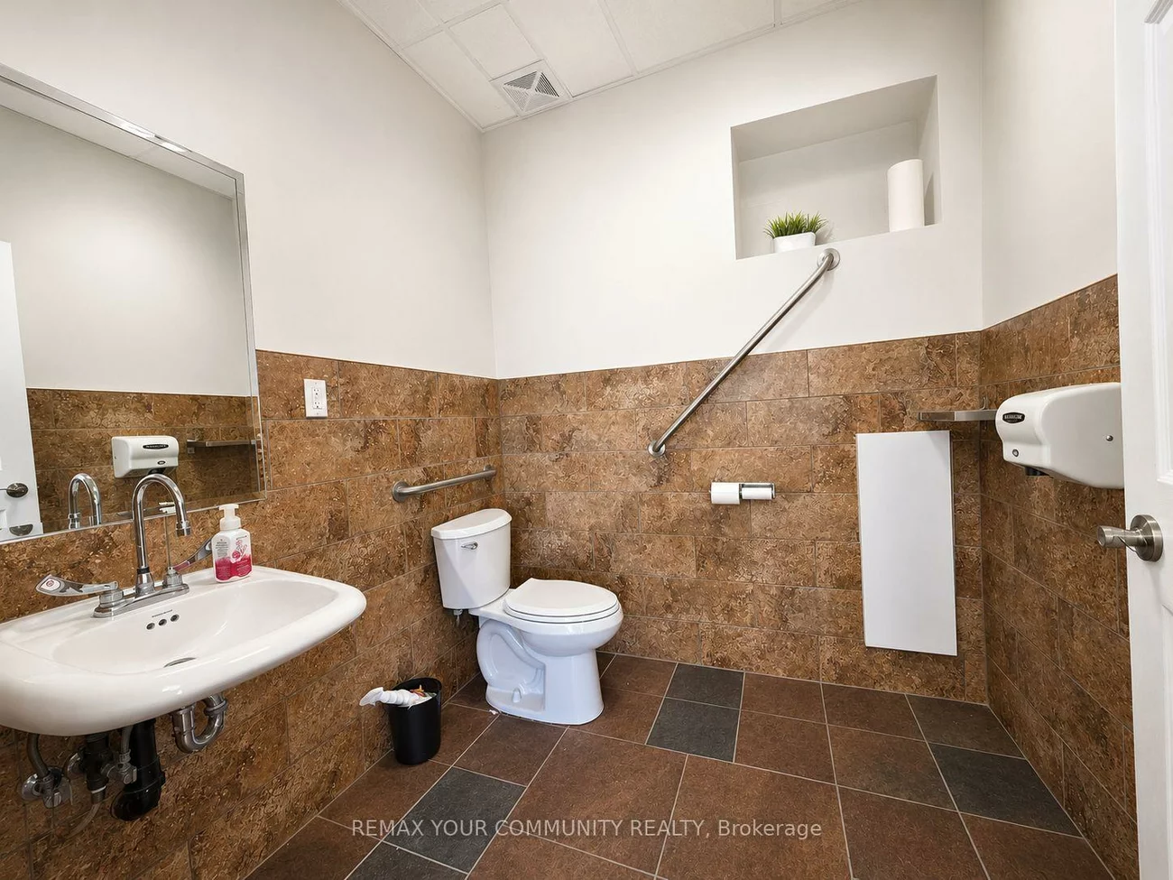 20, New Delhi, Cedarwood, Markham