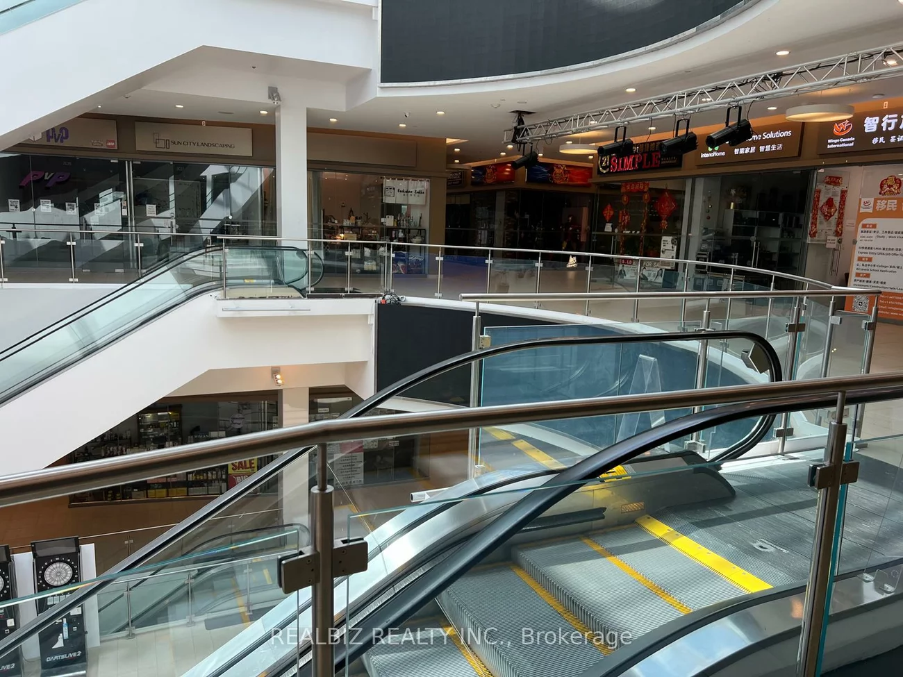 9390, Woodbine, Cachet, Markham