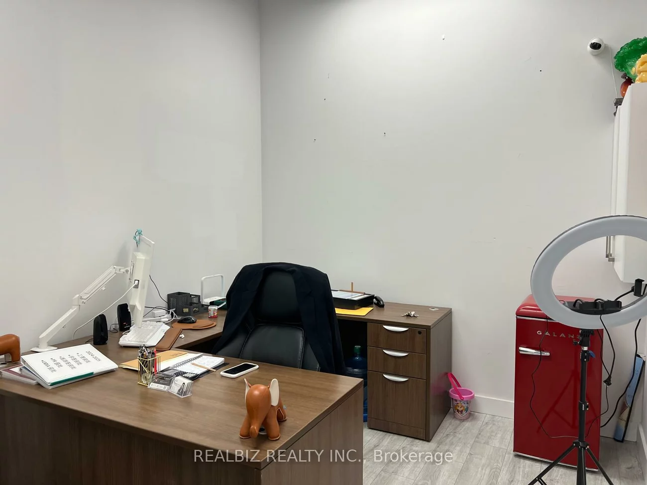 9390, Woodbine, Cachet, Markham