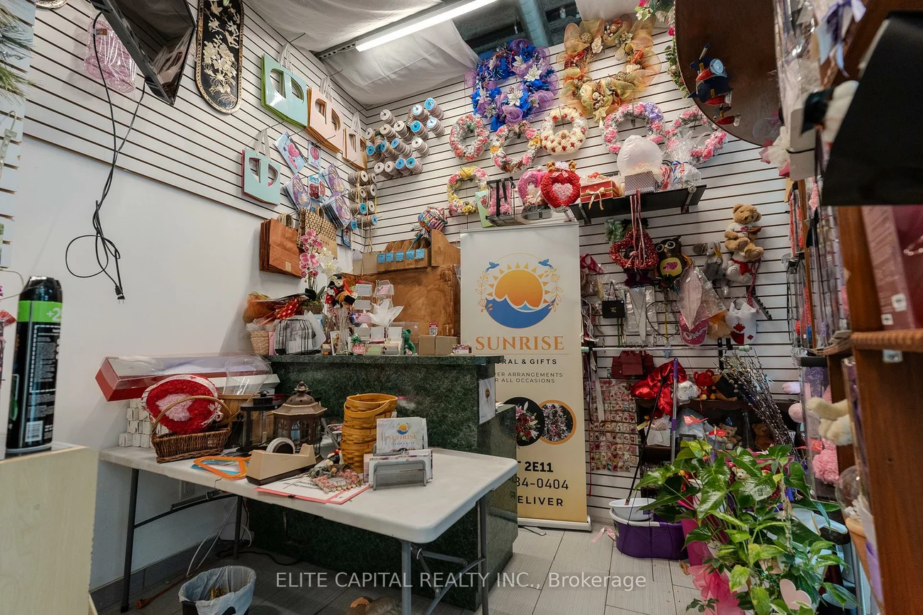 9390, Woodbine, Cachet, Markham