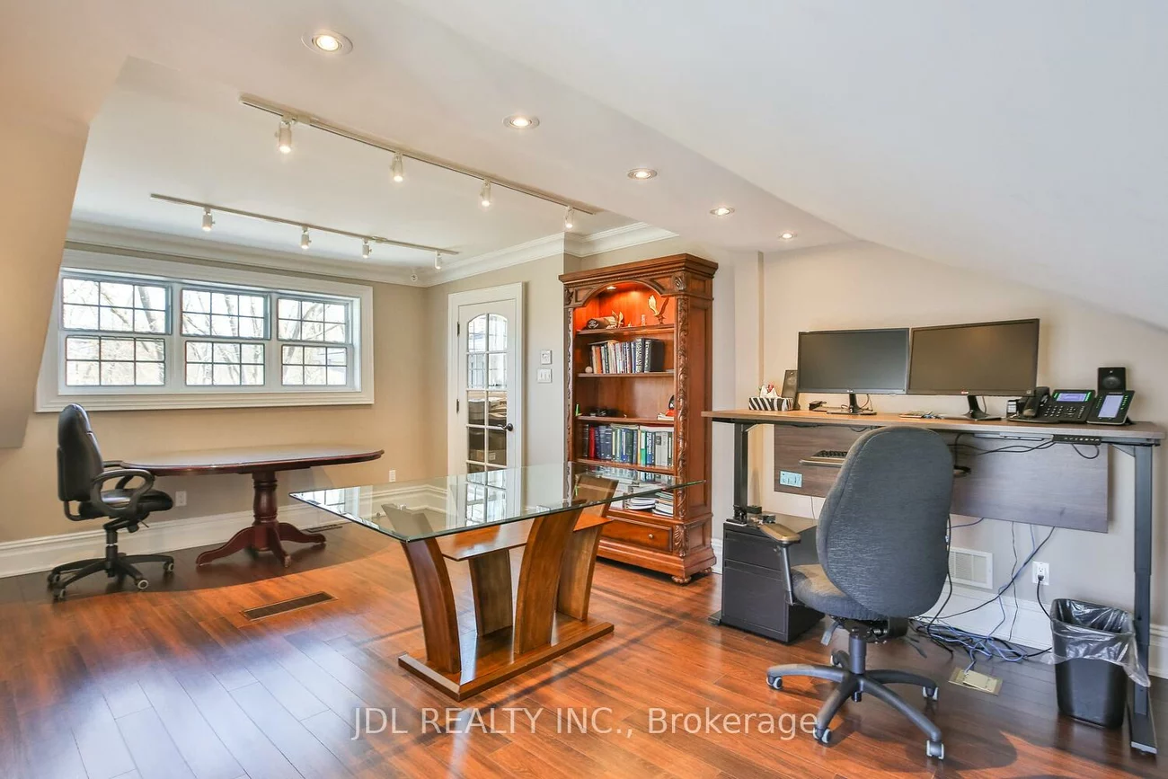 145, Main, Unionville, Markham