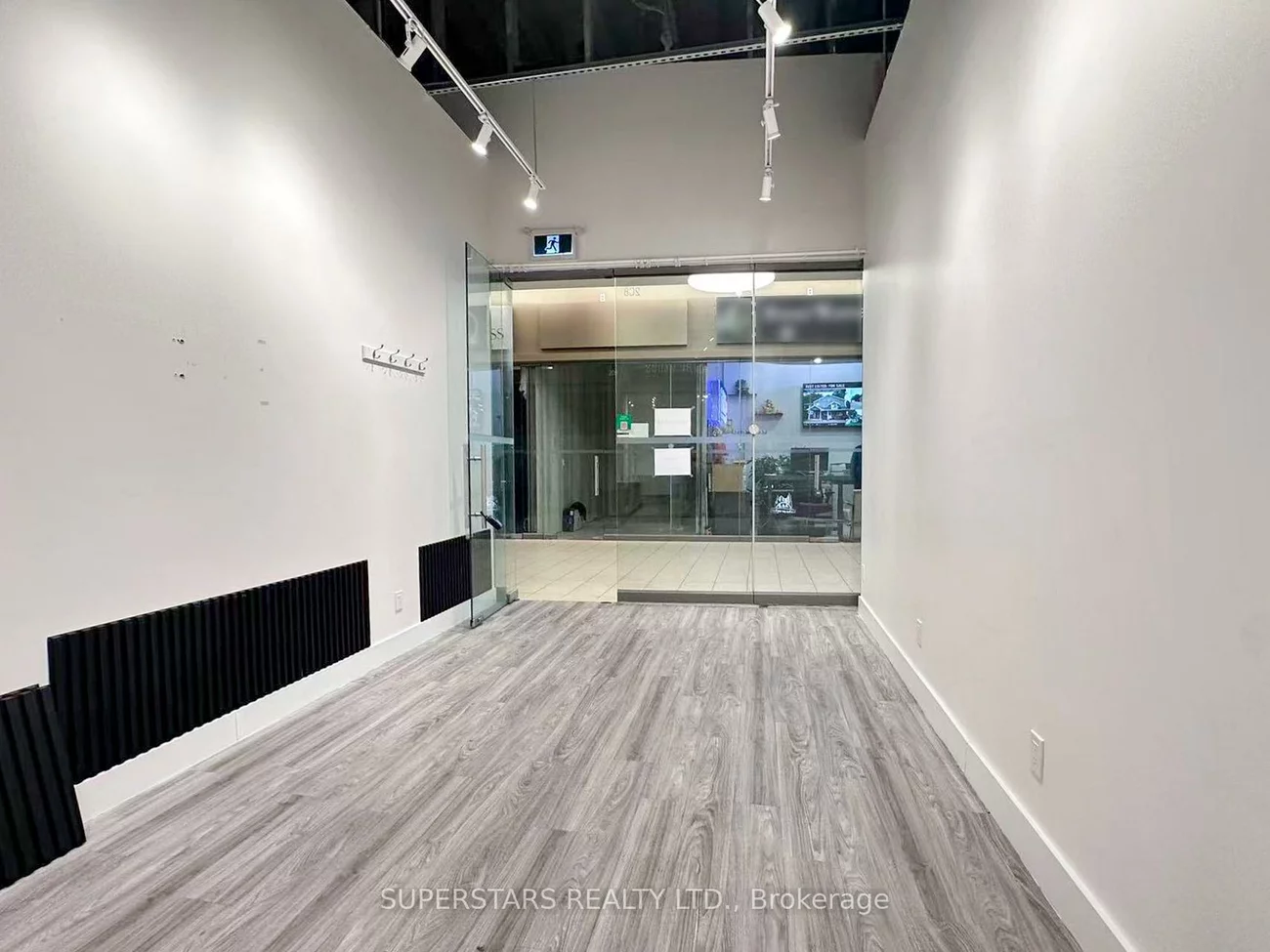 9390, Woodbine, Cachet, Markham