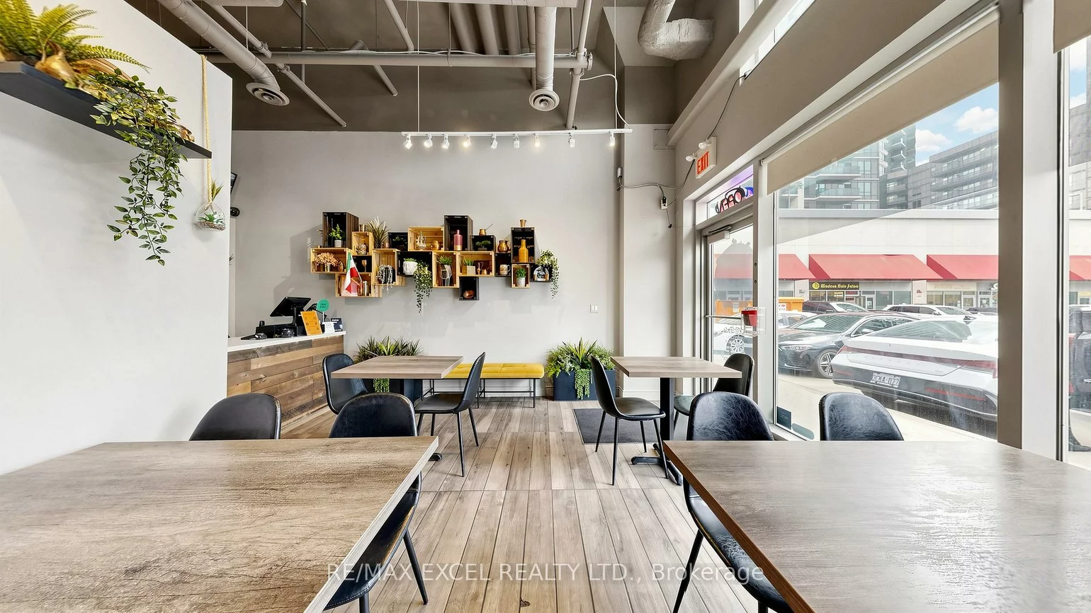 7181, YONGE, Thornhill, Markham