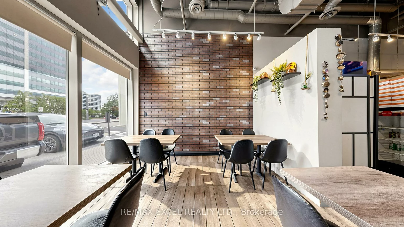 7181, YONGE, Thornhill, Markham