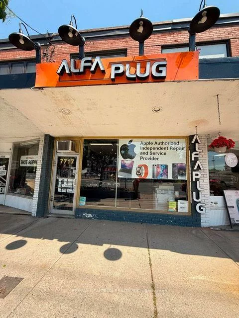 7717, Yonge, Thornhill, Markham