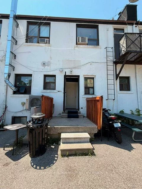 7717, Yonge, Thornhill, Markham