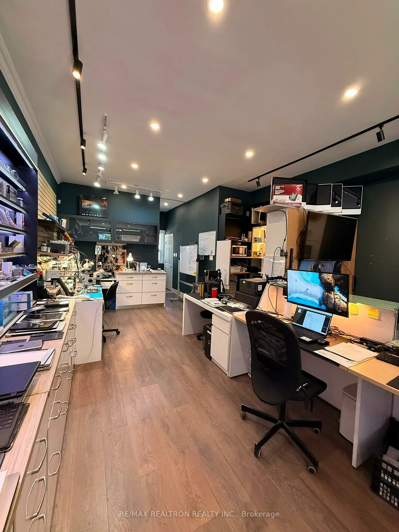 7717, Yonge, Thornhill, Markham