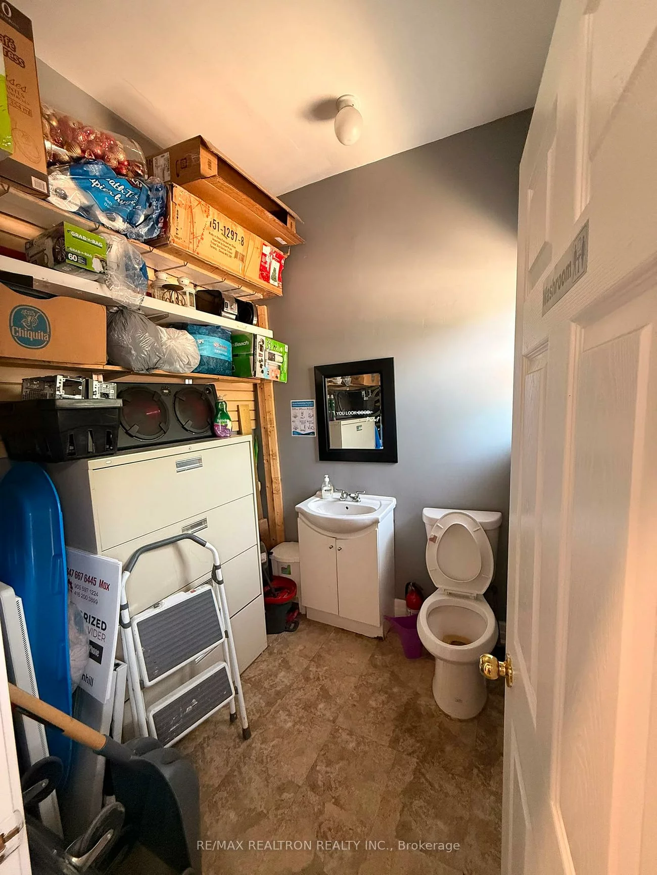 7717, Yonge, Thornhill, Markham